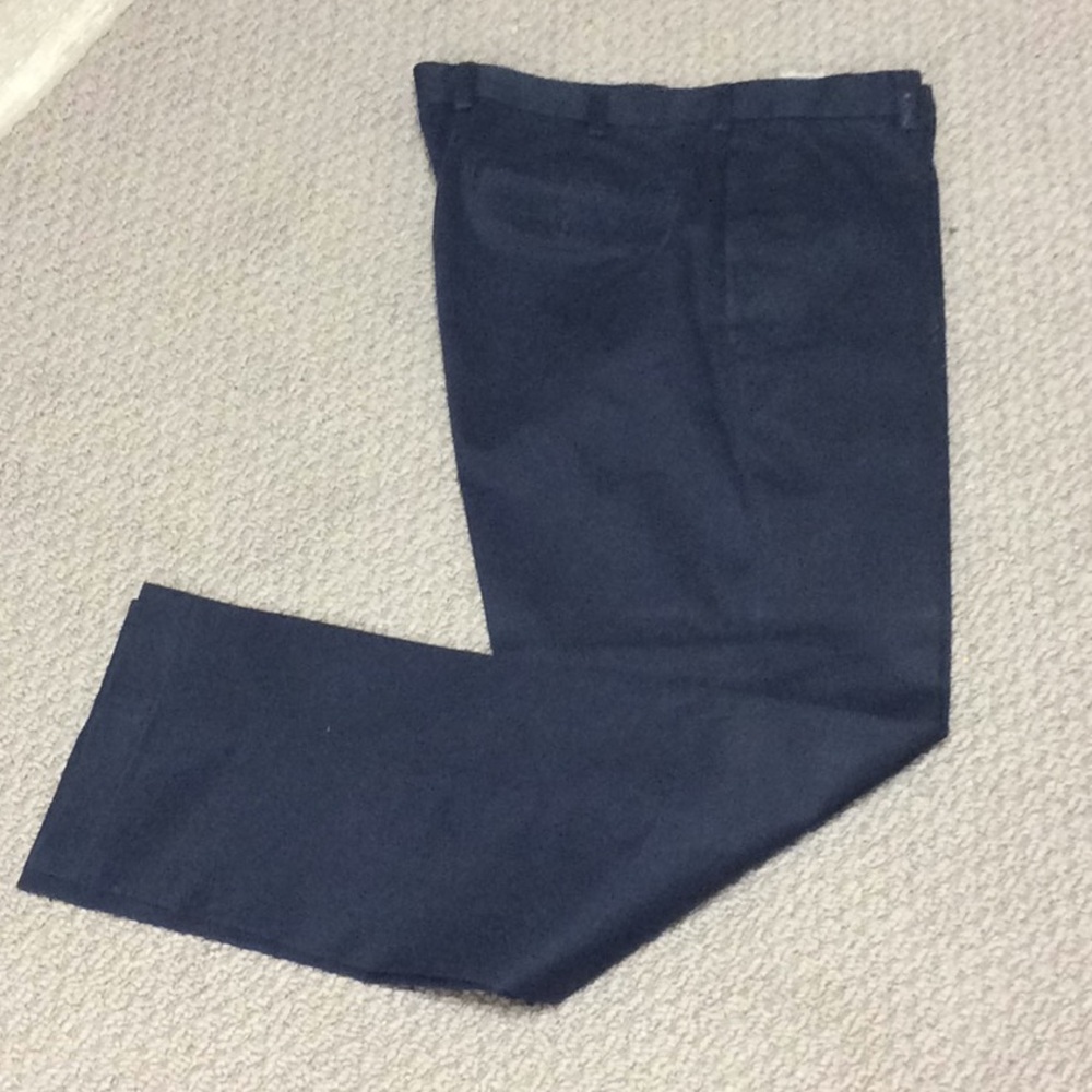 Brooks Brothers men’s navy blue “Clark” chino pant